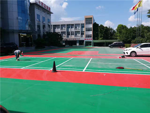 中鐵二十四局-戶外啞光水性聚氨酯球場施工案例