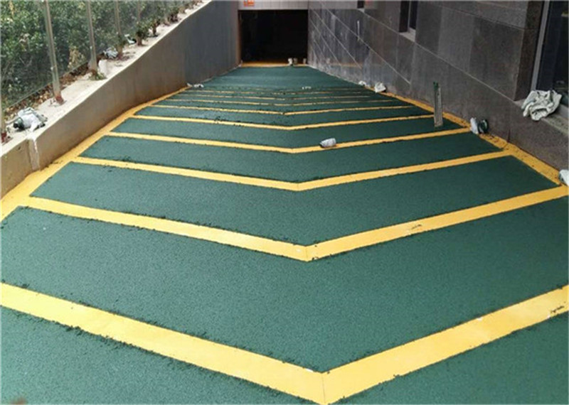 無(wú)震動(dòng)防滑坡道